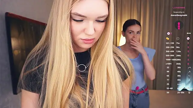 Snapshot of EllenReeves chatting on 09-24-25, 06:39 EllenReeves online show from 09-24-25, 06:39