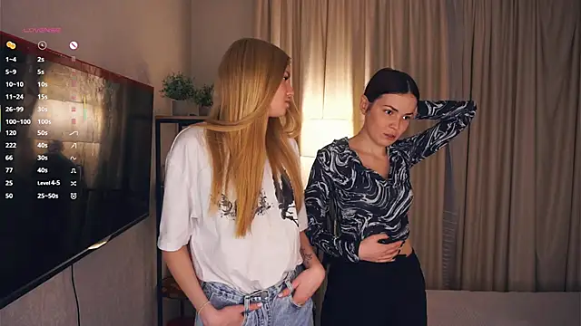 Snapshot of EllenReeves chatting on 11-29-25, 05:10 EllenReeves online show from 11-29-25, 05:10