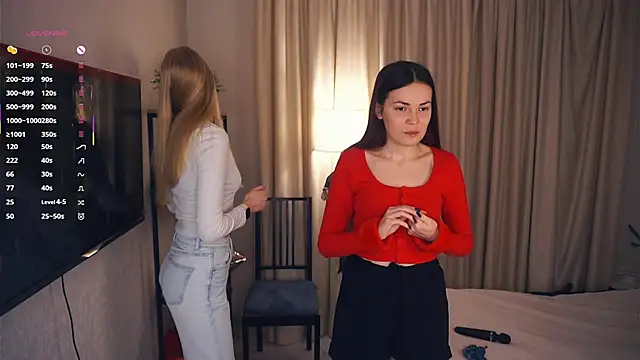 Snapshot of EllenReeves chatting on 12-05-25, 06:11 EllenReeves online show from 12-05-25, 06:11