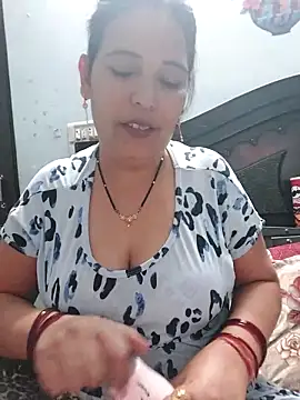 Snapshot of Poojabhabi101 chatting on 04-24-26, 06:27 Poojabhabi101 online show from 04-24-26, 06:27