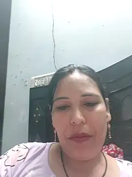 Snapshot of Poojabhabi101 chatting on 04-25-26, 05:21 Poojabhabi101 online show from 04-25-26, 05:21
