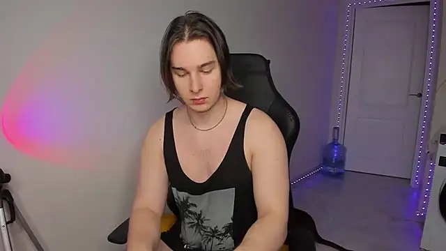 Vincent Strong online show from 01-10-25, 06:31