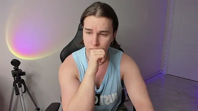 Vincent Strong online show from 02-16-25, 01:38