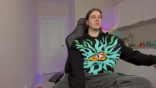 Vincent Strong online show from 02-26-25, 07:42