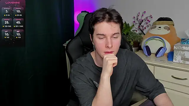 Vincent Strong online show from 02-04-26, 01:17