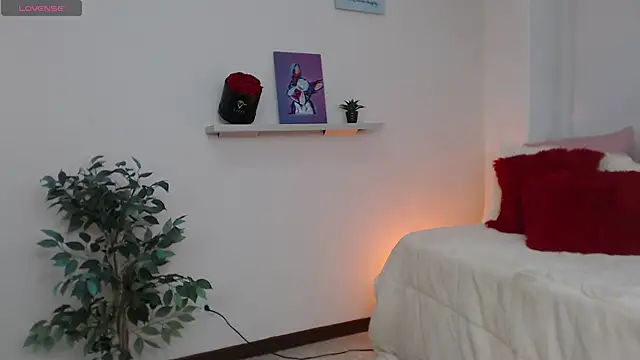 sofia perez    online show from 10-03-25, 08:17