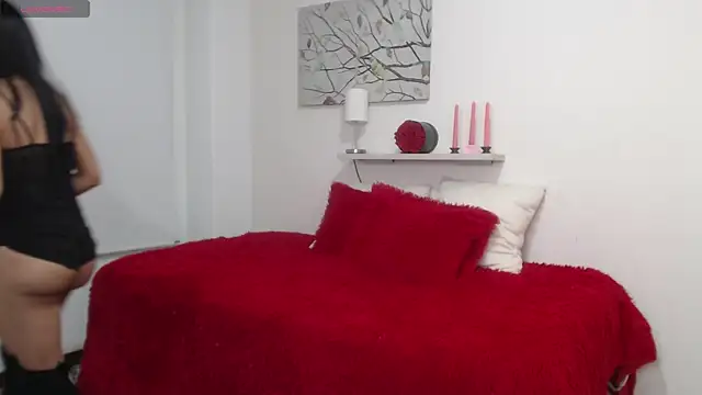 sofia perez    online show from 03-26-26, 07:30