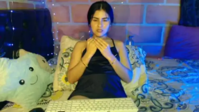 Snapshot of Nathacha chatting on 02-02-26, 11:03 Nathacha online show from 02-02-26, 11:03