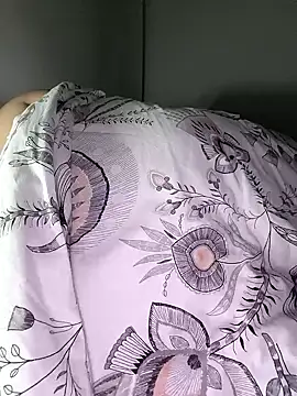 Snapshot of pigboybi chatting on 01-25-25, 03:30 pigboybi online show from 01-25-25, 03:30