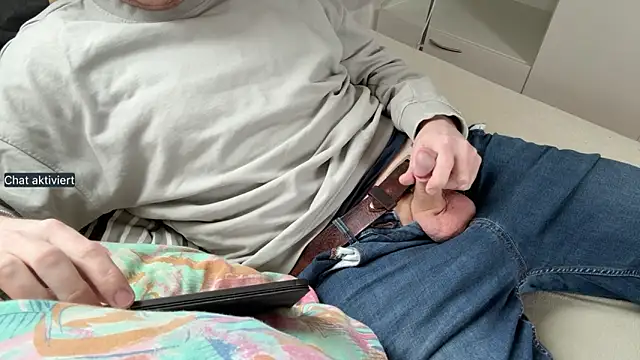 Snapshot of an0nym0us_us3r chatting on 03-13-26, 01:07 an0nym0us us3r online show from 03-13-26, 01:07