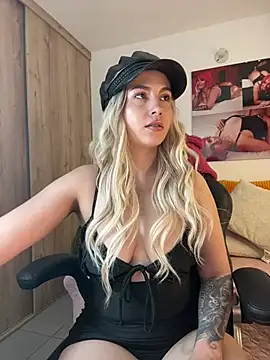 zafiro mo0n online show from 01-13-25, 12:09