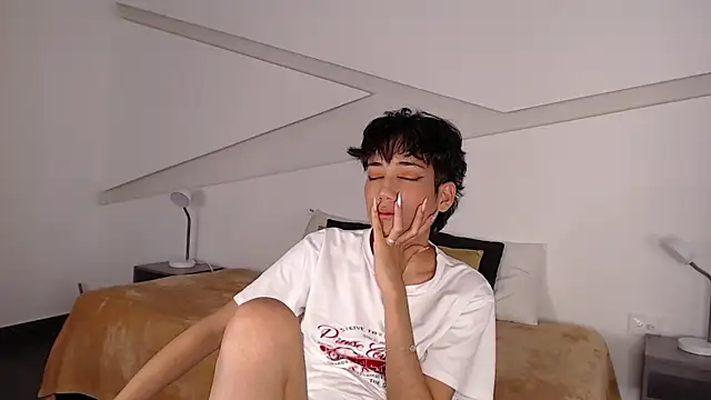 hot little bunny online show from 02-06-25, 11:58