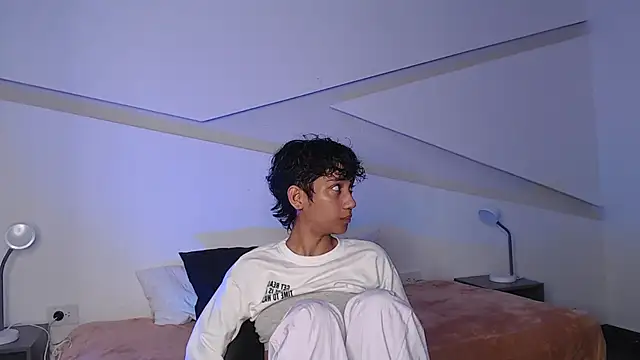 hot little bunny online show from 02-28-25, 09:12