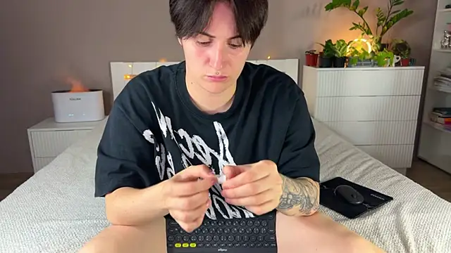 Snapshot of tanya_goddesss chatting on 09-09-25, 02:16 tanya goddesss online show from 09-09-25, 02:16