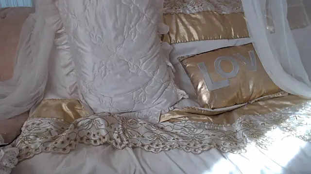 Snapshot of Mia-Montal777 chatting on 02-12-25, 09:52 Mia-Montal777 online show from 02-12-25, 09:52