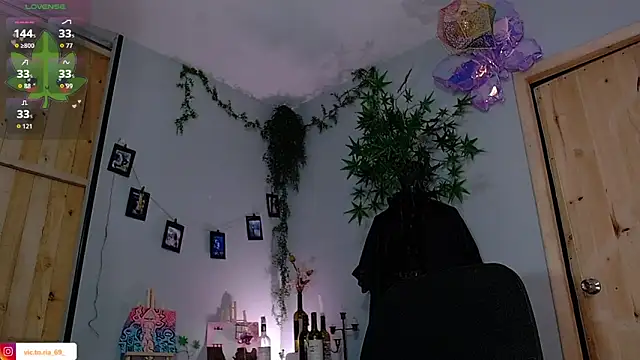 VickyJackson  online show from 10-30-25, 05:02