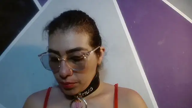 Snapshot of DaMikaela_ chatting on 02-08-26, 02:31 DaMikaela online show from 02-08-26, 02:31