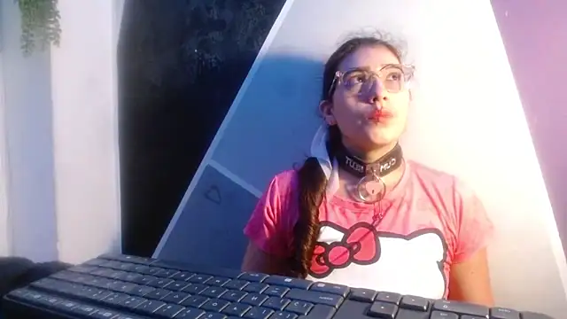 Snapshot of DaMikaela_ chatting on 02-20-26, 01:55 DaMikaela online show from 02-20-26, 01:55