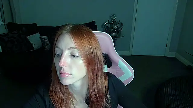 Red firesquirt online show from 11-20-25, 04:07