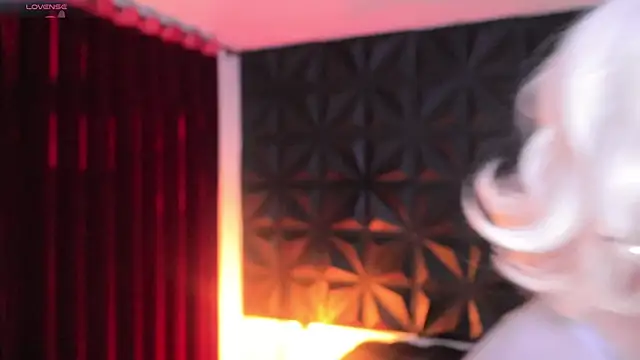 Snapshot of Misselektra__ chatting on 02-28-25, 03:48 Misselektra online show from 02-28-25, 03:48