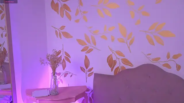 Snapshot of Misselektra__ chatting on 09-22-25, 05:09 Misselektra online show from 09-22-25, 05:09