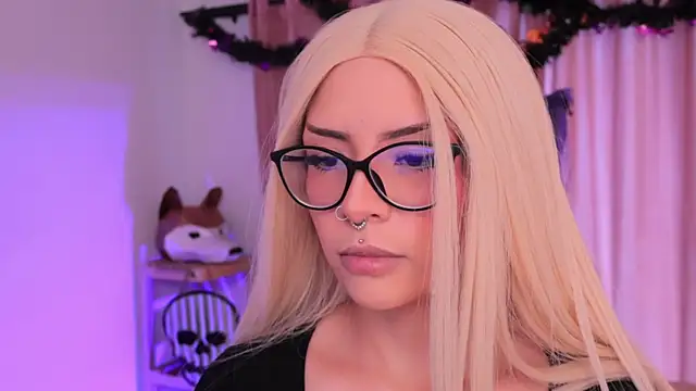 Snapshot of Misselektra__ chatting on 10-18-25, 01:23 Misselektra online show from 10-18-25, 01:23