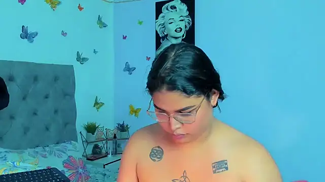 Snapshot of mabellfox chatting on 12-15-24, 09:42 mabellfox online show from 12-15-24, 09:42