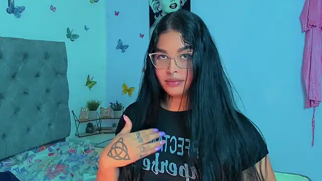 Snapshot of mabellfox chatting on 12-30-24, 05:15 mabellfox online show from 12-30-24, 05:15