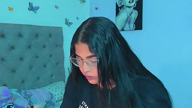 Snapshot of mabellfox chatting on 12-30-24, 09:50 mabellfox online show from 12-30-24, 09:50