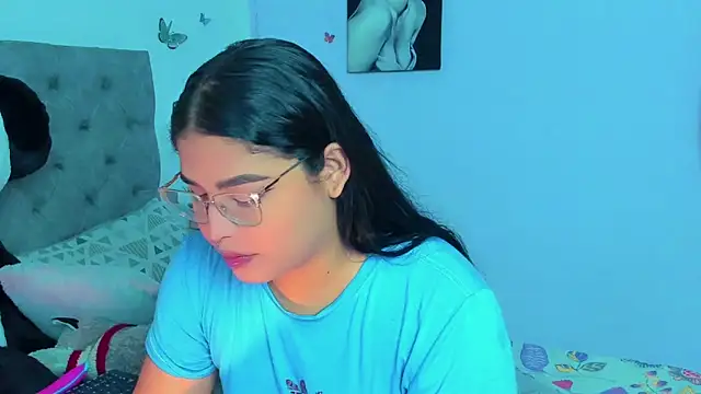 Snapshot of mabellfox chatting on 01-12-25, 03:46 mabellfox online show from 01-12-25, 03:46