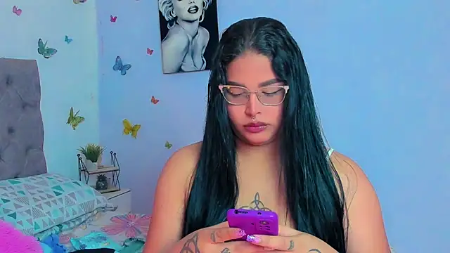 Snapshot of mabellfox chatting on 01-22-25, 09:32 mabellfox online show from 01-22-25, 09:32