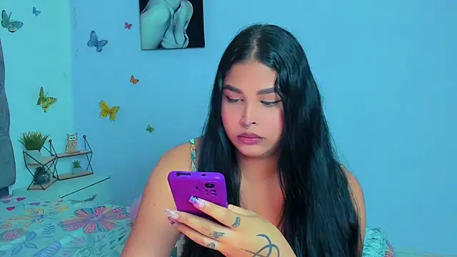 Snapshot of mabellfox chatting on 01-28-25, 10:34 mabellfox online show from 01-28-25, 10:34