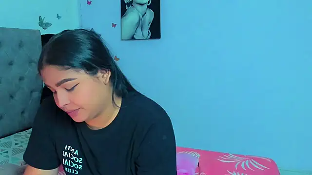 Snapshot of mabellfox chatting on 02-07-25, 09:04 mabellfox online show from 02-07-25, 09:04