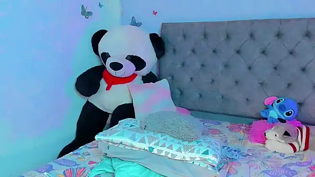 Snapshot of mabellfox chatting on 02-25-25, 06:53 mabellfox online show from 02-25-25, 06:53