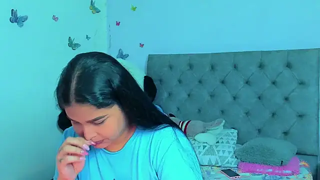 Snapshot of mabellfox chatting on 02-28-25, 04:10 mabellfox online show from 02-28-25, 04:10