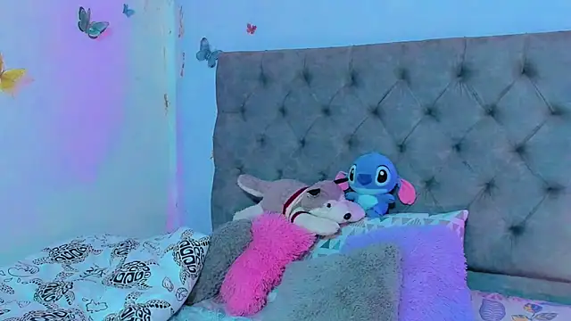 Snapshot of mabellfox chatting on 03-22-25, 06:47 mabellfox online show from 03-22-25, 06:47