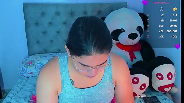 Snapshot of mabellfox chatting on 09-25-25, 06:22 mabellfox online show from 09-25-25, 06:22