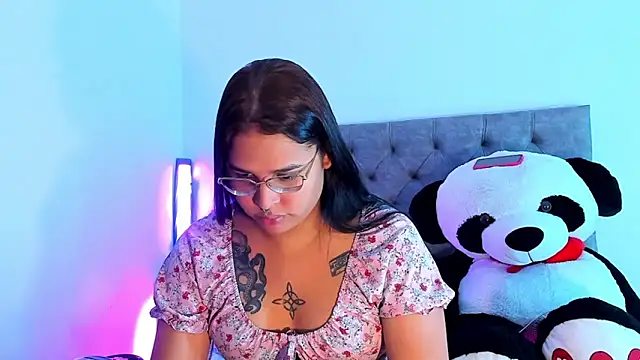 Snapshot of mabellfox chatting on 12-04-25, 05:17 mabellfox online show from 12-04-25, 05:17