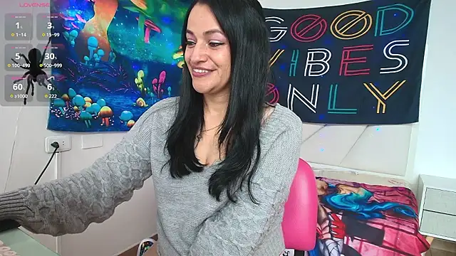 LovelyAzucena online show from 03-18-26, 02:09