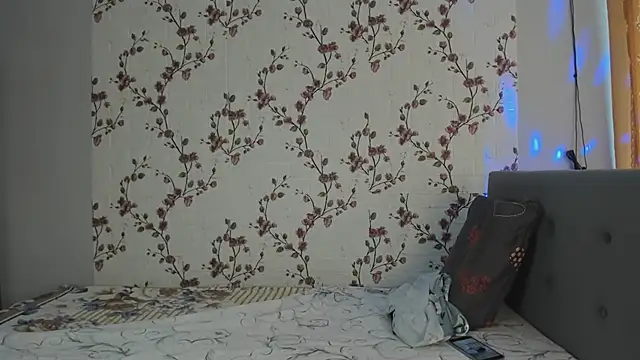 Snapshot of Alisagold90 chatting on 01-31-25, 07:39 Alisagold90 online show from 01-31-25, 07:39