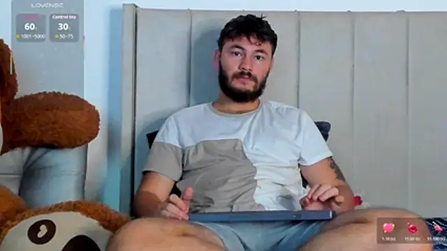 Snapshot of JacoLive chatting on 02-24-26, 11:58 JacoLive online show from 02-24-26, 11:58