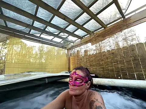 Snapshot of prainxxx22 chatting on 12-16-25, 07:19 prainxxx22 online show from 12-16-25, 07:19