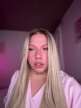 Snapshot of IsabellaFigueredo__ chatting on 02-20-26, 08:49 IsabellaFigueredo online show from 02-20-26, 08:49