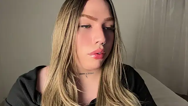 Snapshot of IsabellaFigueredo__ chatting on 03-01-26, 12:12 IsabellaFigueredo online show from 03-01-26, 12:12