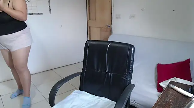 girl milk2 online show from 03-06-25, 12:09