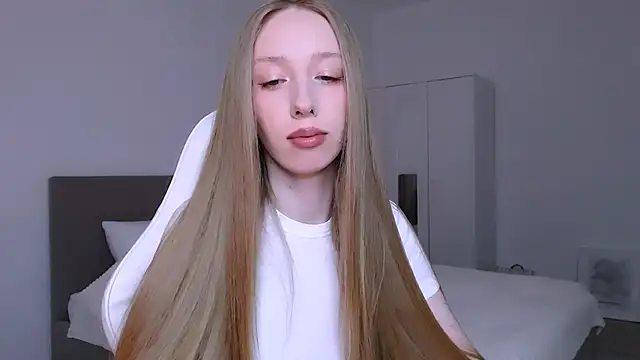 Luna insniity online show from 03-22-26, 08:45