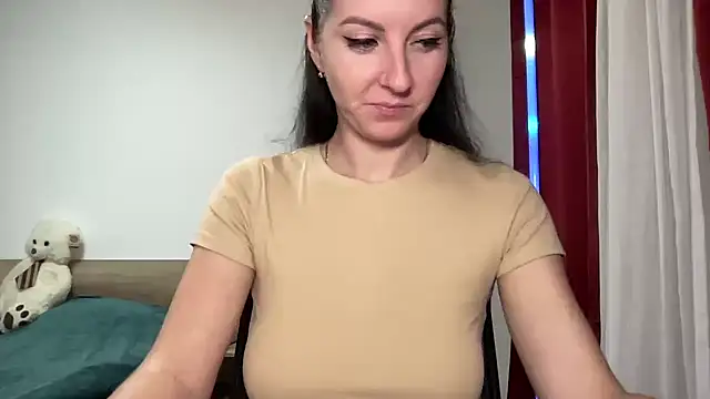 Snapshot of beauty_bella chatting on 12-18-24, 09:29 beauty bella online show from 12-18-24, 09:29