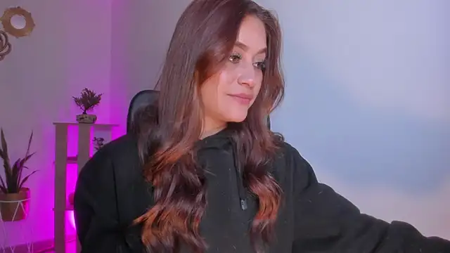 Snapshot of aliss_ev chatting on 01-20-25, 06:21 aliss ev online show from 01-20-25, 06:21