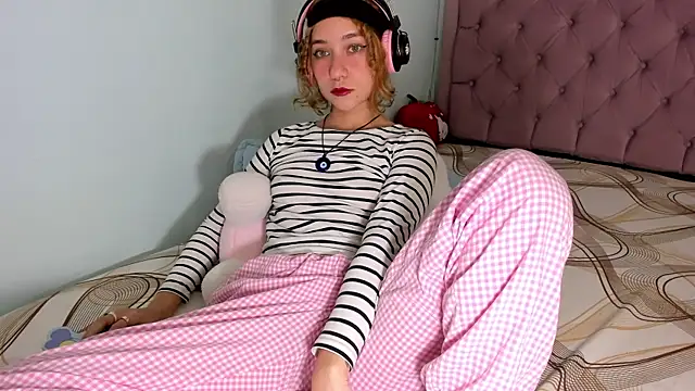 any 21hot online show from 12-30-24, 07:32