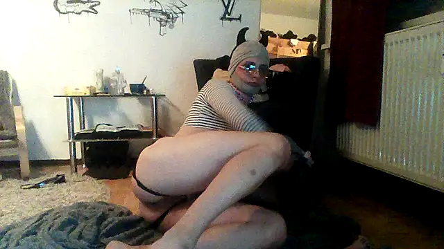 Snapshot of AnitaGape chatting on 11-06-25, 08:43 AnitaGape online show from 11-06-25, 08:43